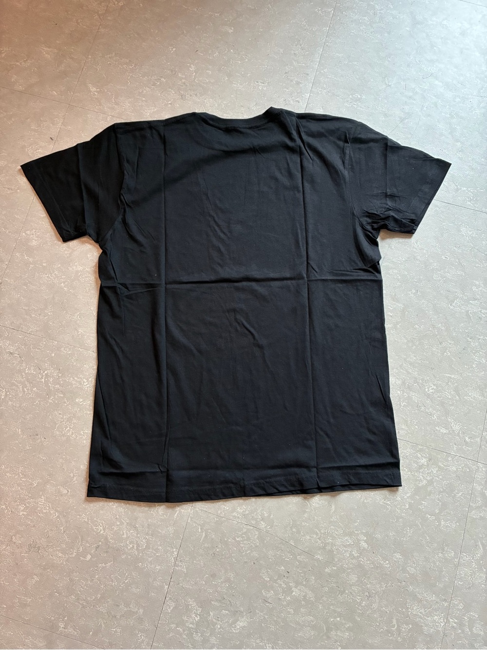 Men’s New Luxury LV Black T-Shirt with Gold Monogram Print Size L - Picture 4 of 4